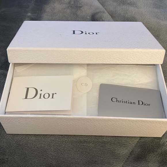 Christian Dior quilted zipper wallet 100% Authentic dark brown color great cons - Picture 13 of 13